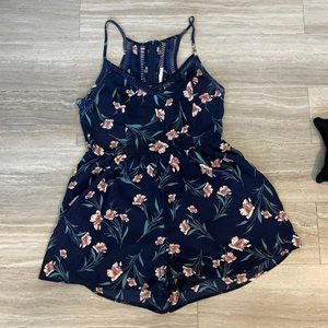 Floral blue romper with pockets!!